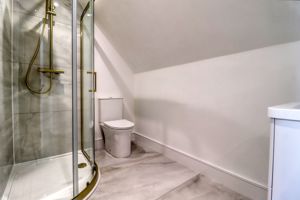 Ensuite- click for photo gallery